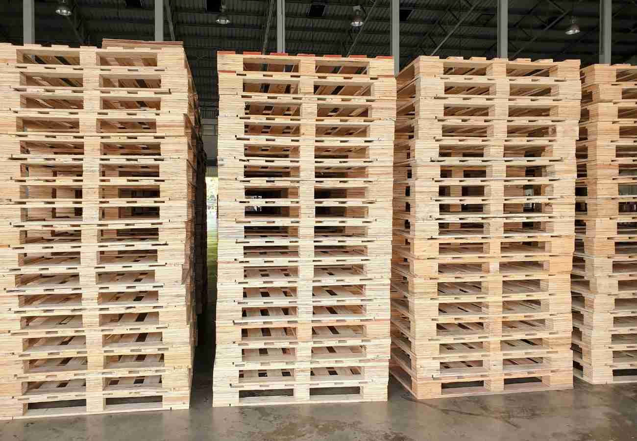 Tarimas de madera para exportación y embarque internacional